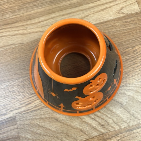 White Barn Candle Company Halloween Ceramic Shade Owl Crow Pumpkins Spiders Bats - Picture 6 of 8
